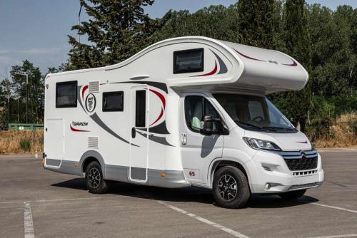 Elnagh Baron 65 - Luxe alkoof met lengtebedden - Zonnepaneel - 2023