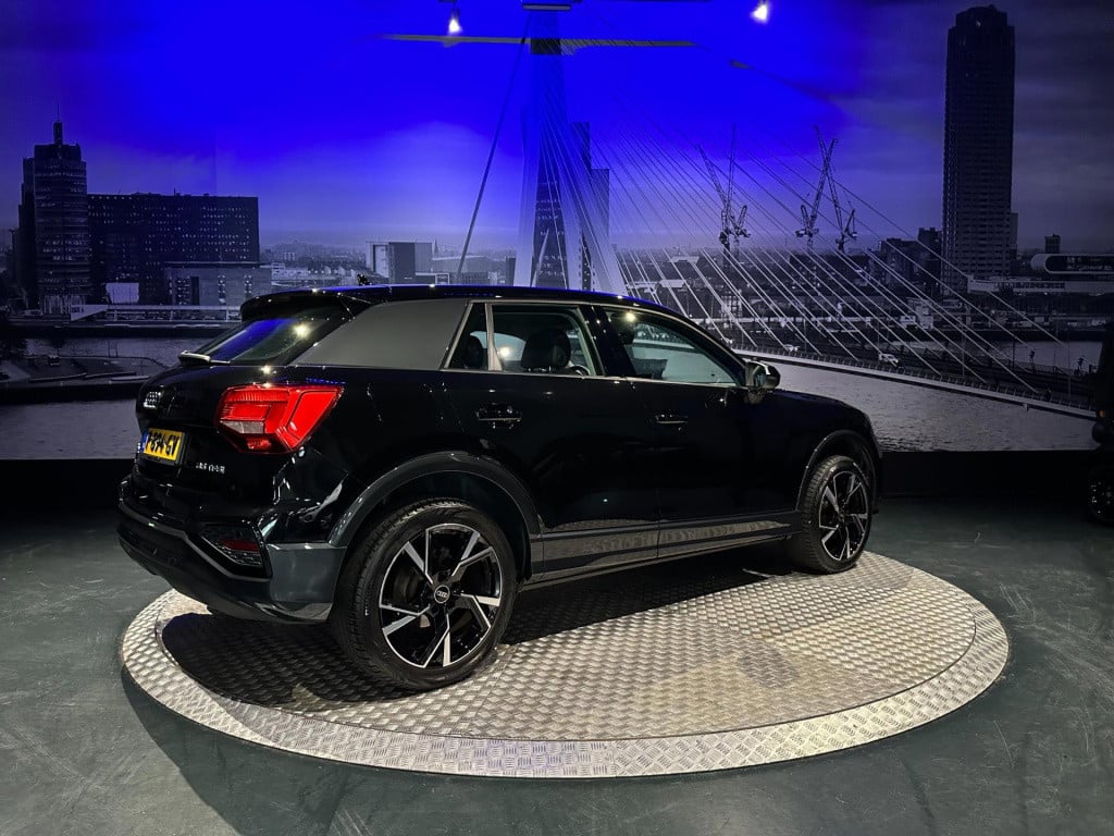 Audi Q2 35 tfsi business edition *navi*led*leer*trekhaak*
