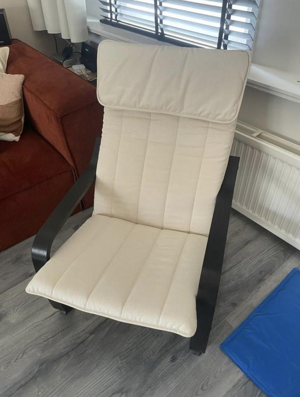 Ikea Poang fauteuil met voetenbank en 2 kussensets