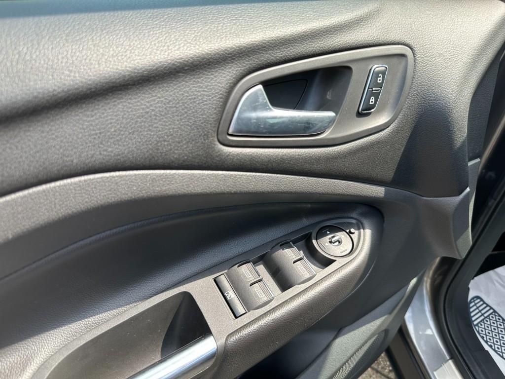 Ford Kuga 1.6 titanium trekhaak pdc stoelverwarming