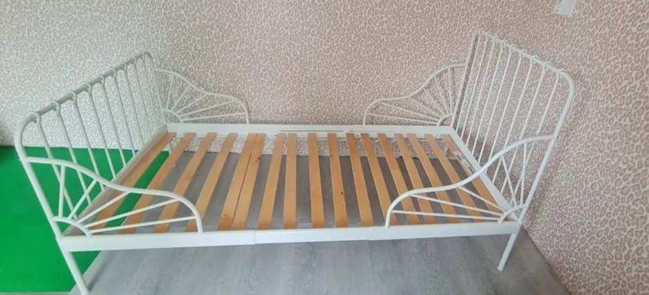 Meegroeibed wit van Ikea