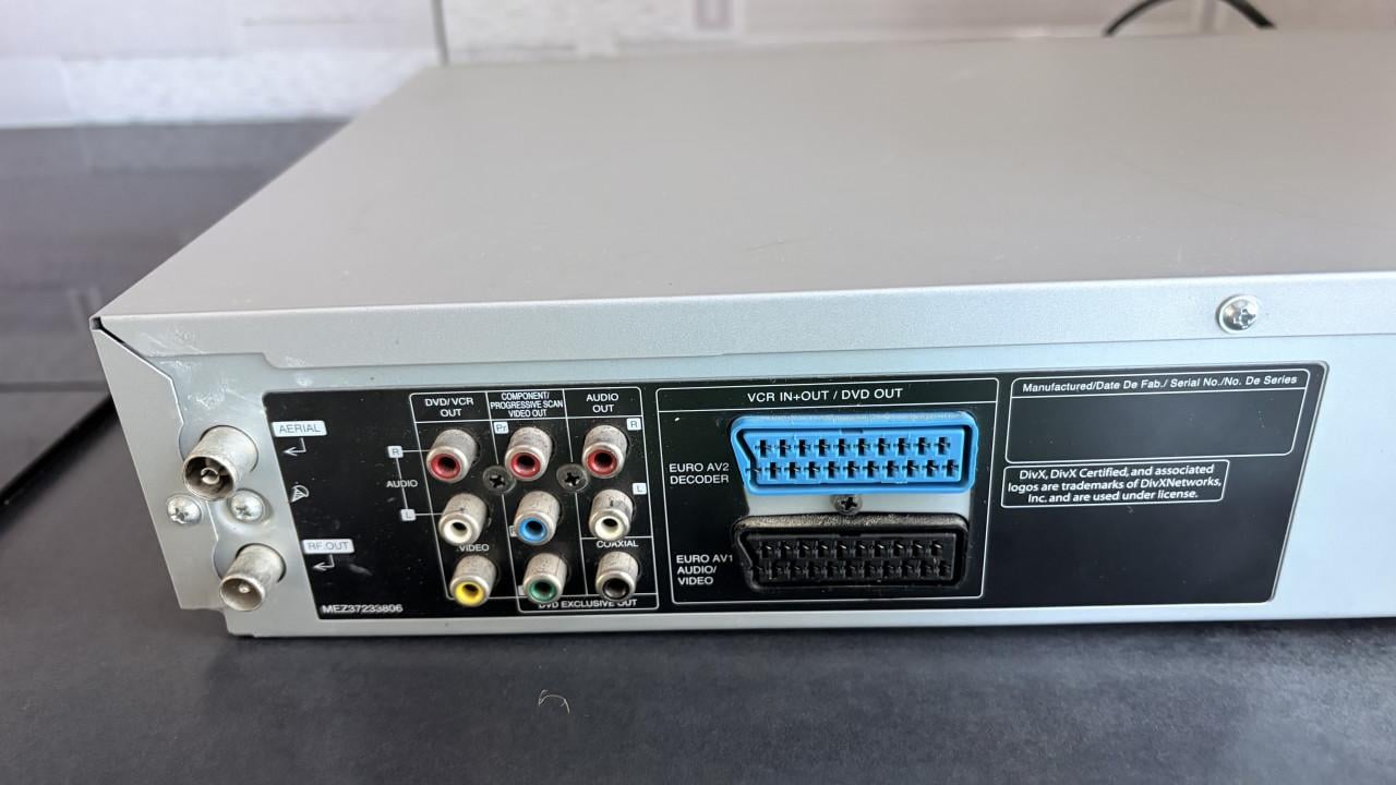 Philips DVD/VHS combispeler