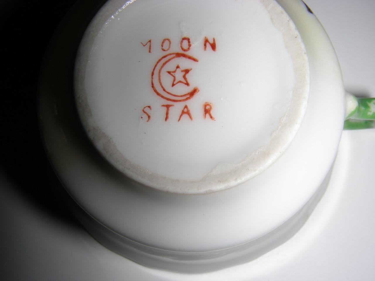 Oud kinderservies