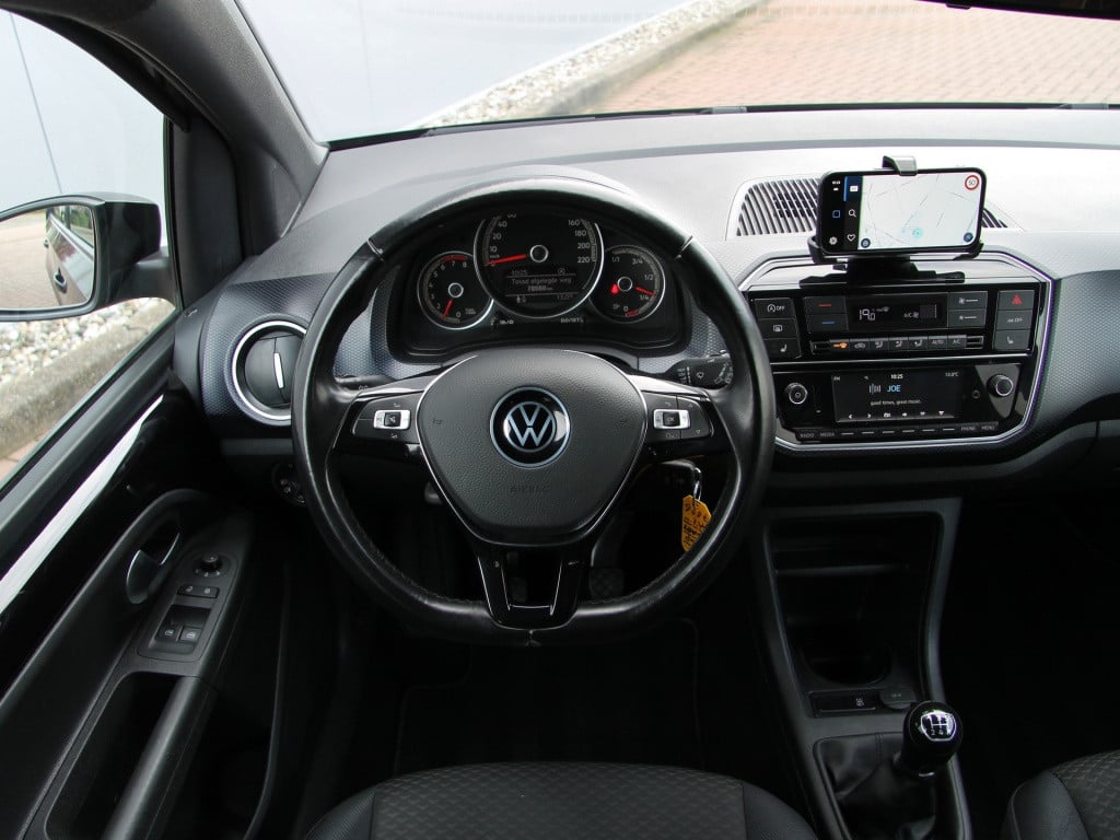 Volkswagen UP! 1.0 65pk 5drs. united | black edition