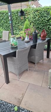 Tuin tafel plus 6 stoelen
