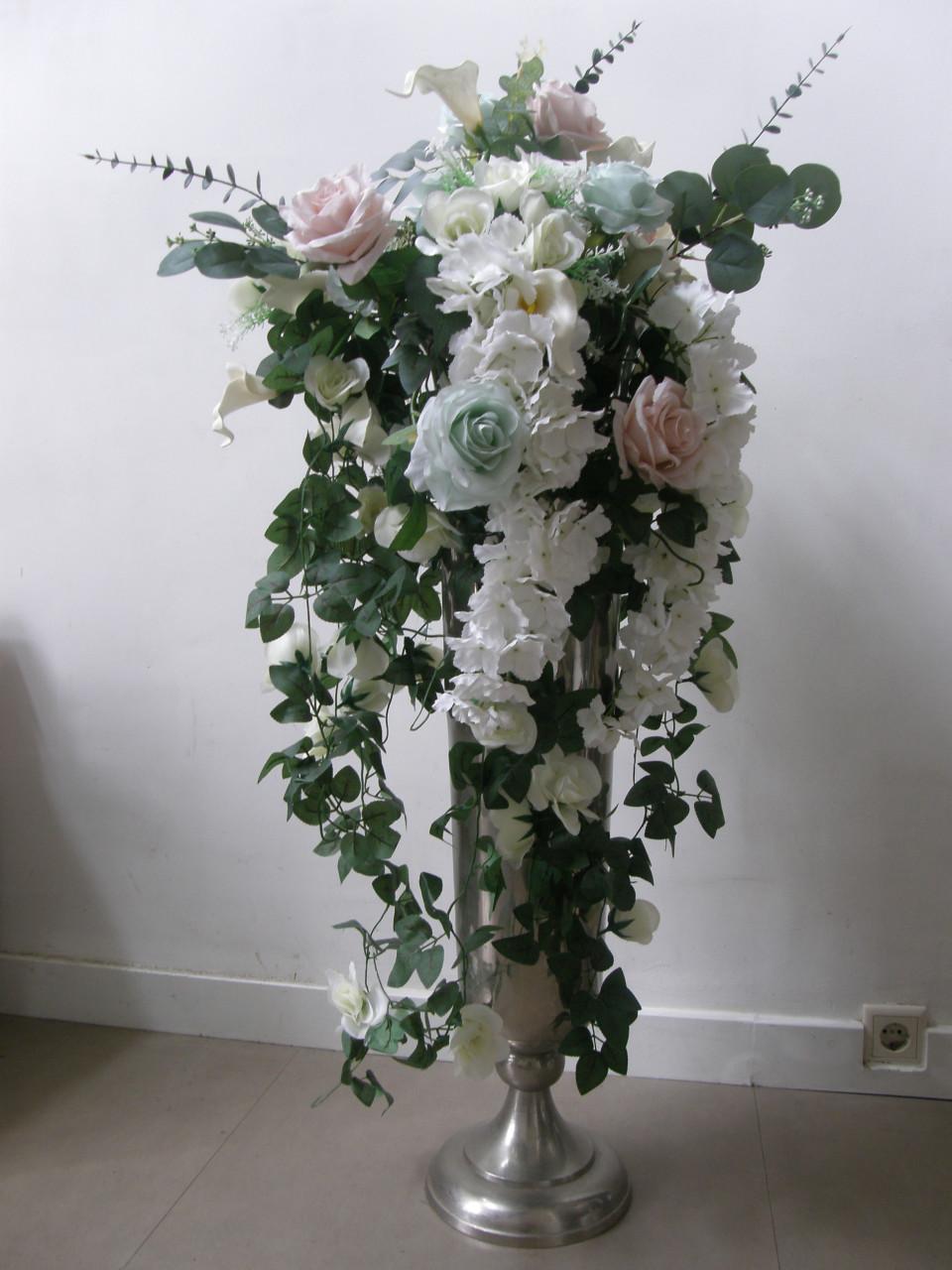 2 Vazen met kunstbloemen