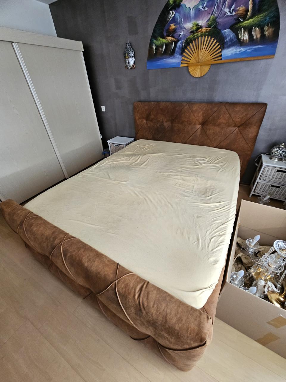 Twee persoons bed