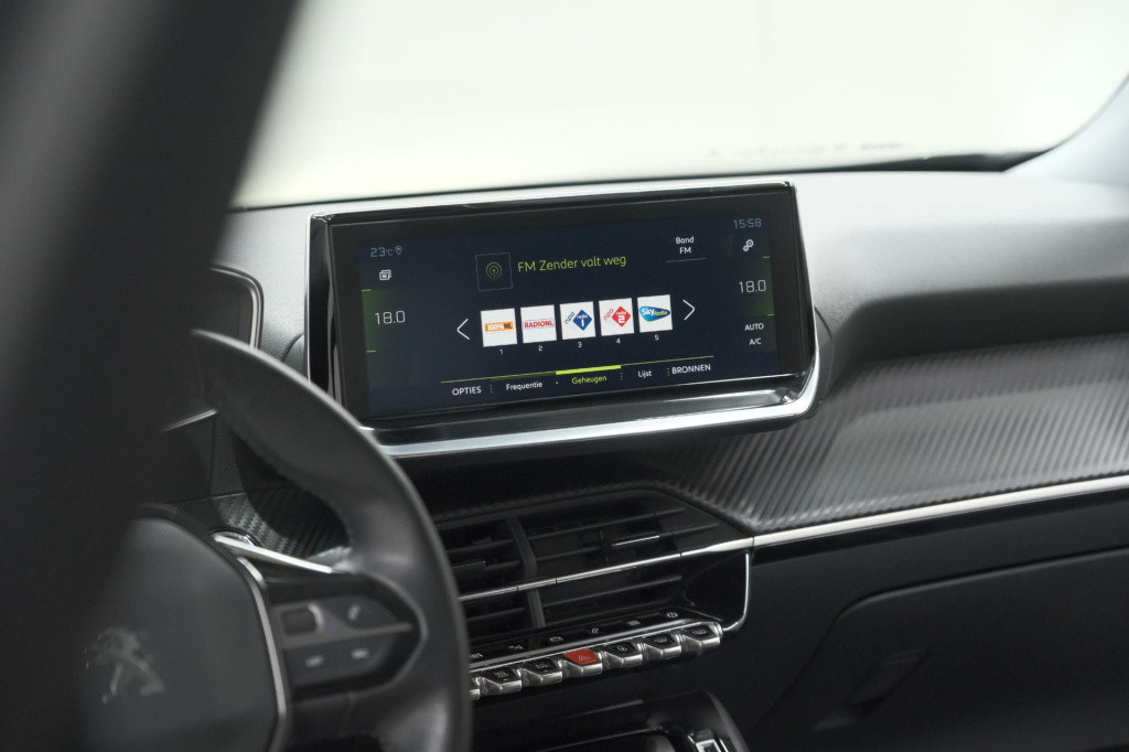 Peugeot 2008 puretech 100 allure | camera | navigatie | apple carplay | par