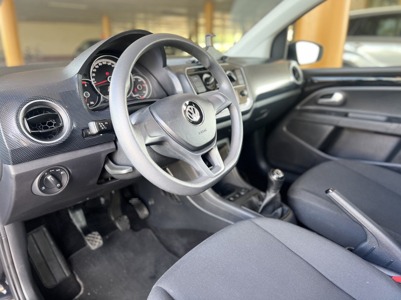 Volkswagen Up! 1.0 60pk BMT 5D 2019 Zwart