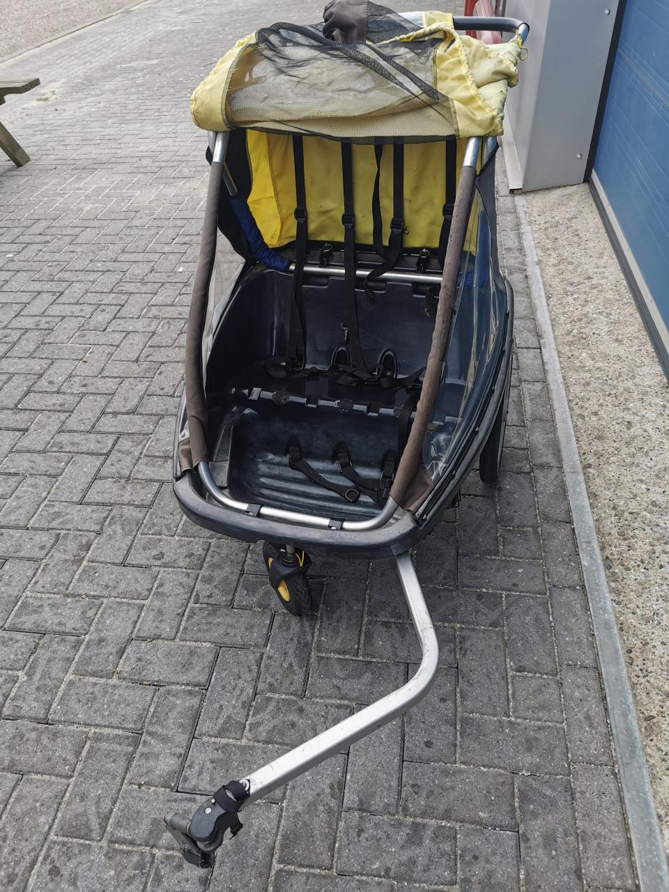 2x FIETS KAR/ BIKE BUGGY