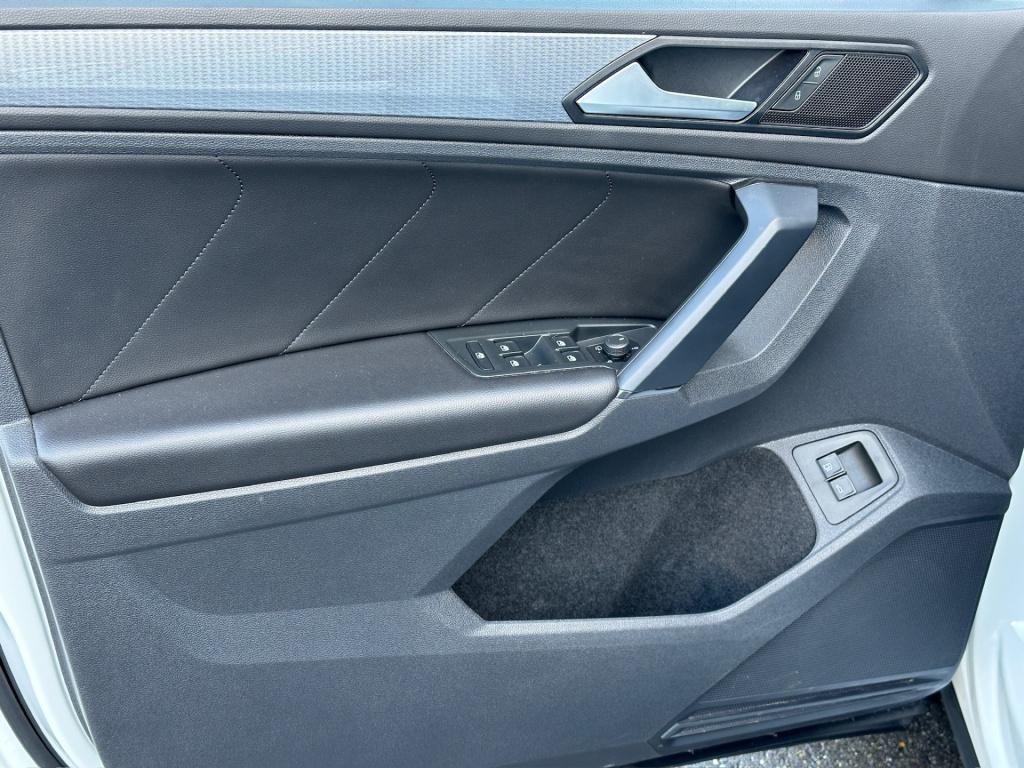 Volkswagen Tiguan 1.4 tsi dsg ehybrid life | leder | trekhaak | 360 camera 