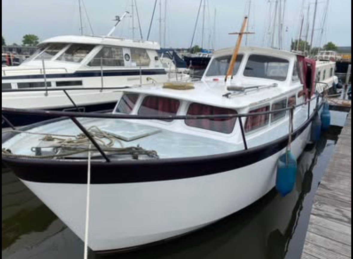 Stalen Braassem motorkruiser 9,8mtr, vaarklaar met ligplaats
