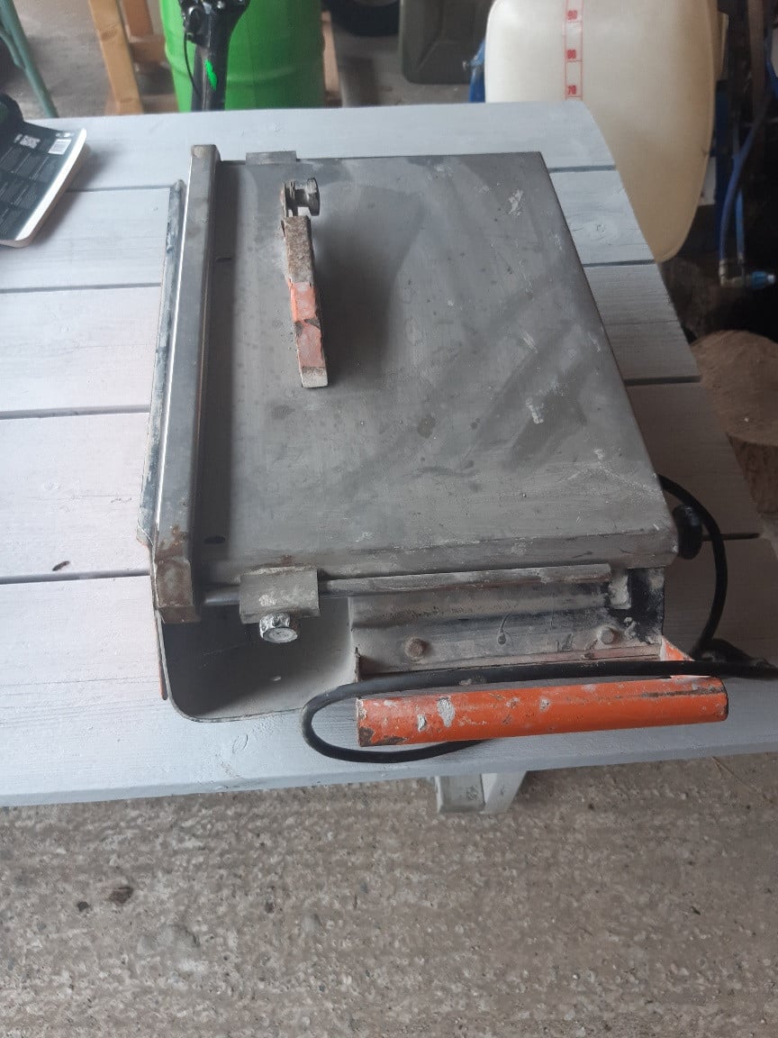 Tegelzaagmachine