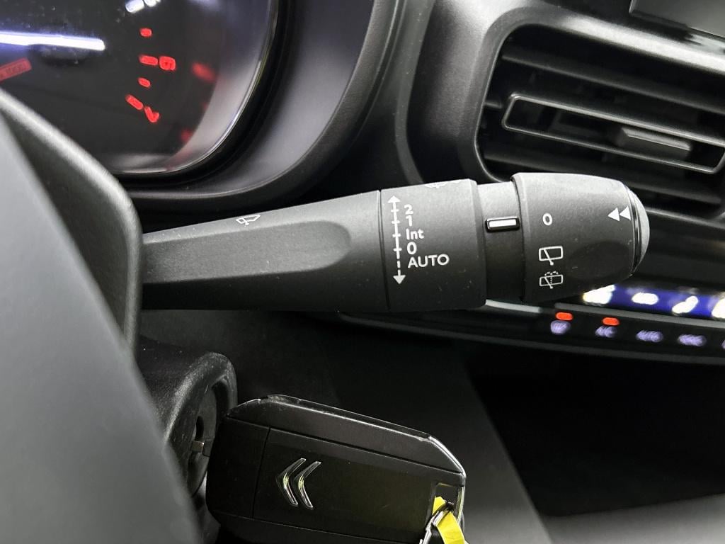 Citroen Berlingo 110 pk feel | rijklaar | trekhaak | parkeersensoren achter