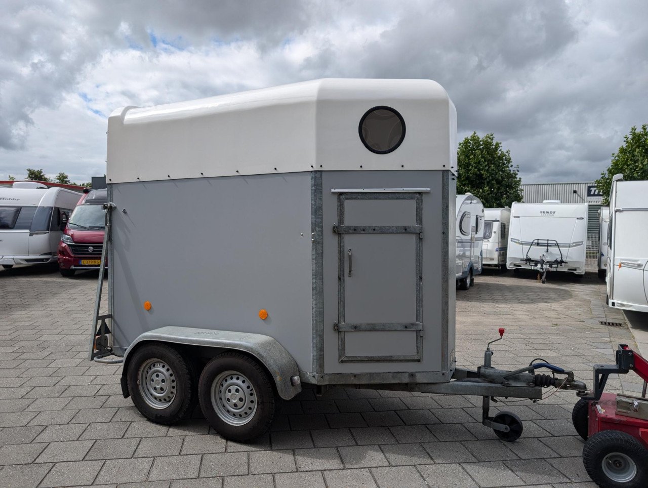 Mooie en nieuw opgebouwde Wesco 1,5 paards trailer!