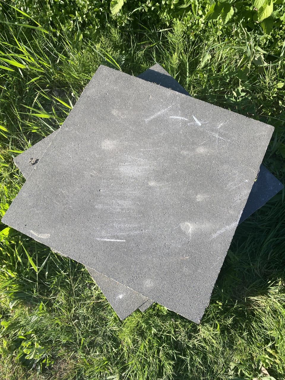 Zwarte tuintegels 60x60cm 8 stuks.