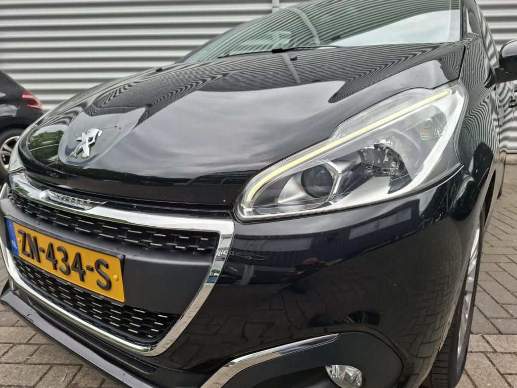 Peugeot 208 1.2 signature nav/airco/lmv/park