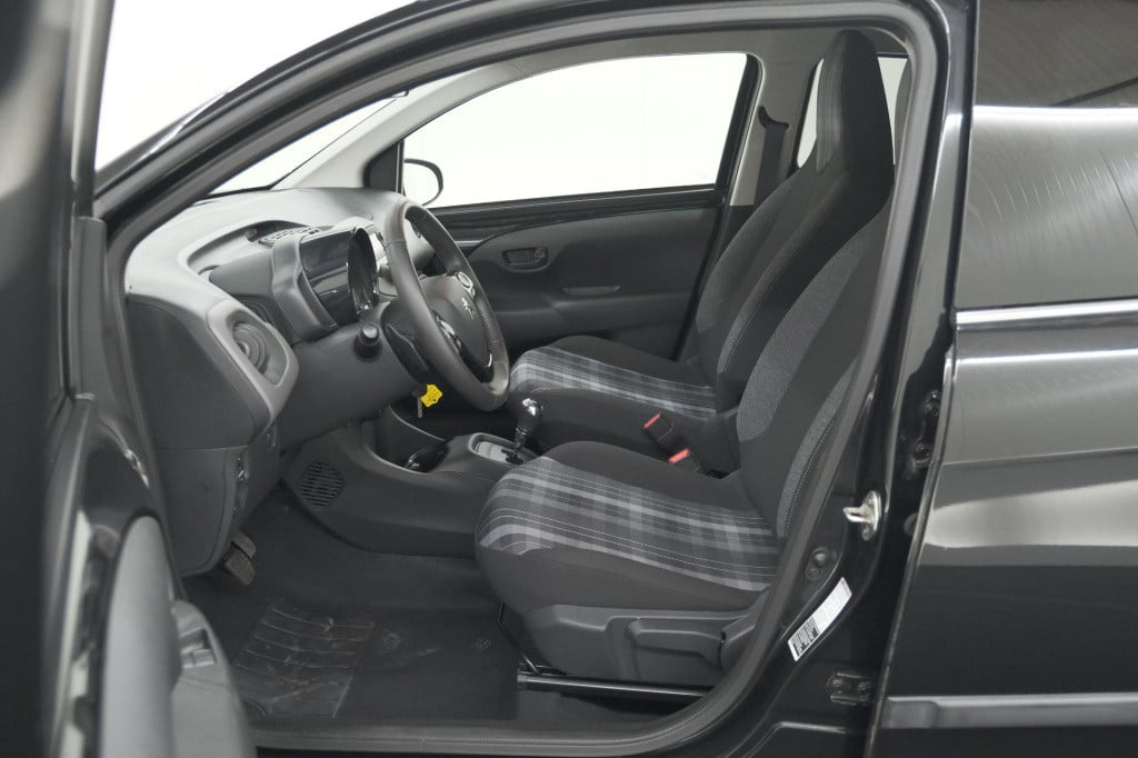 Peugeot 108 1.0 e-vti active | unieke auto! | automaat | airco | getint gla