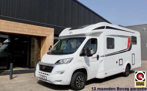 Bürstner Lyseo Time (Lengtebedden + hefbed, eerste eigenaar, nieuwstaat!!!)