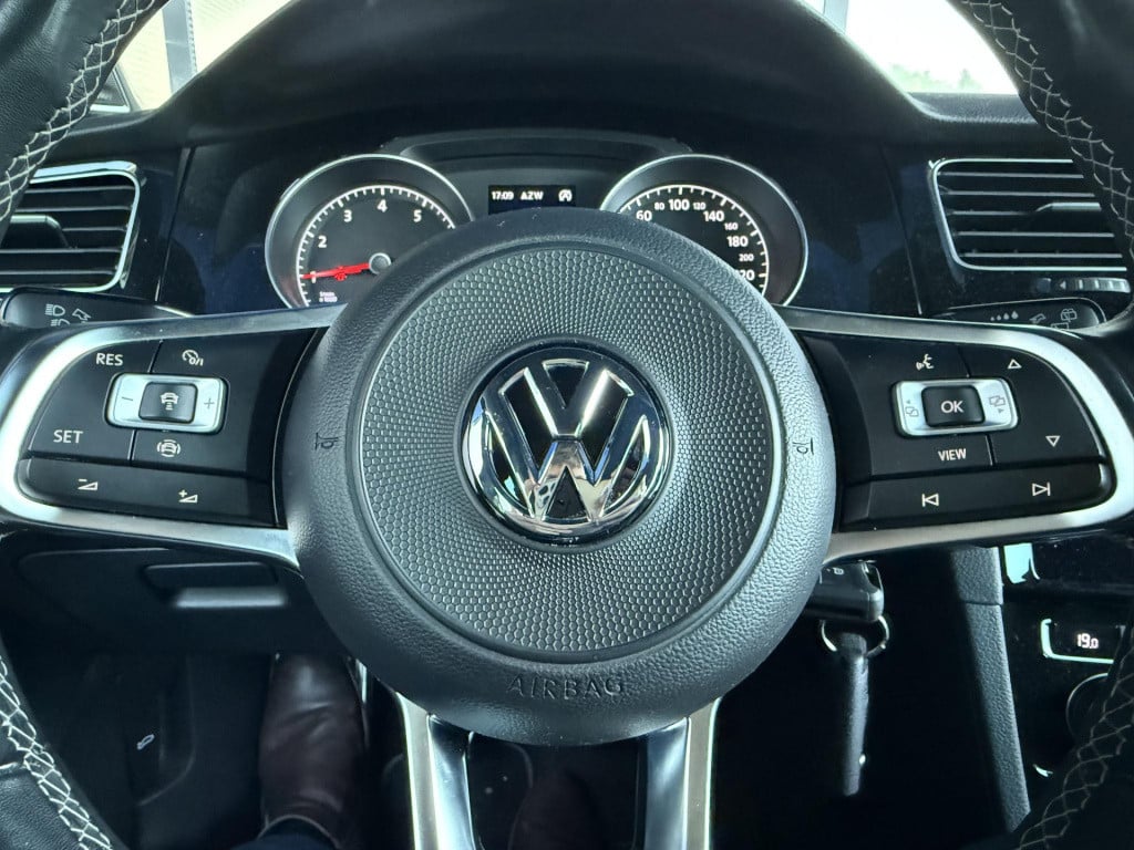 Volkswagen Golf 1.5 tsi highline business r 17'' lmv | 2x r-line | adaptief