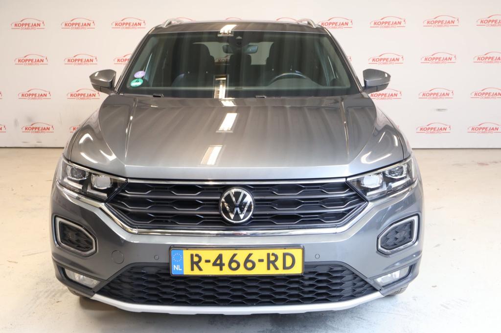 Volkswagen T-roc 1.5 tsi sport business r|stoelverwarming|trekhaak|parkeers