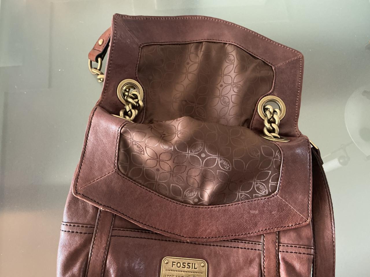 FOSSIL tas. Bruin leer.