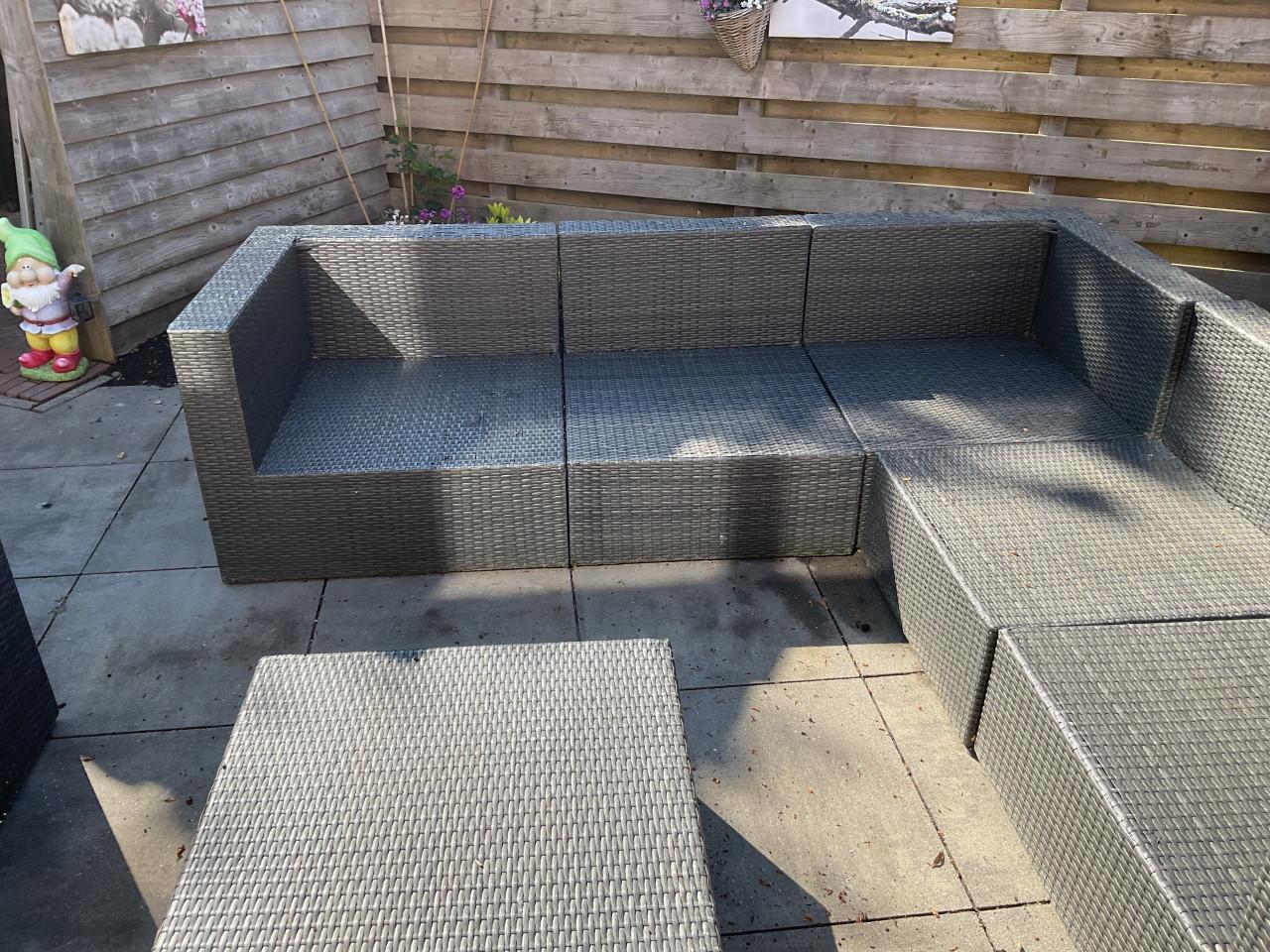 Gratis Loungeset inclusief kussens en tafel