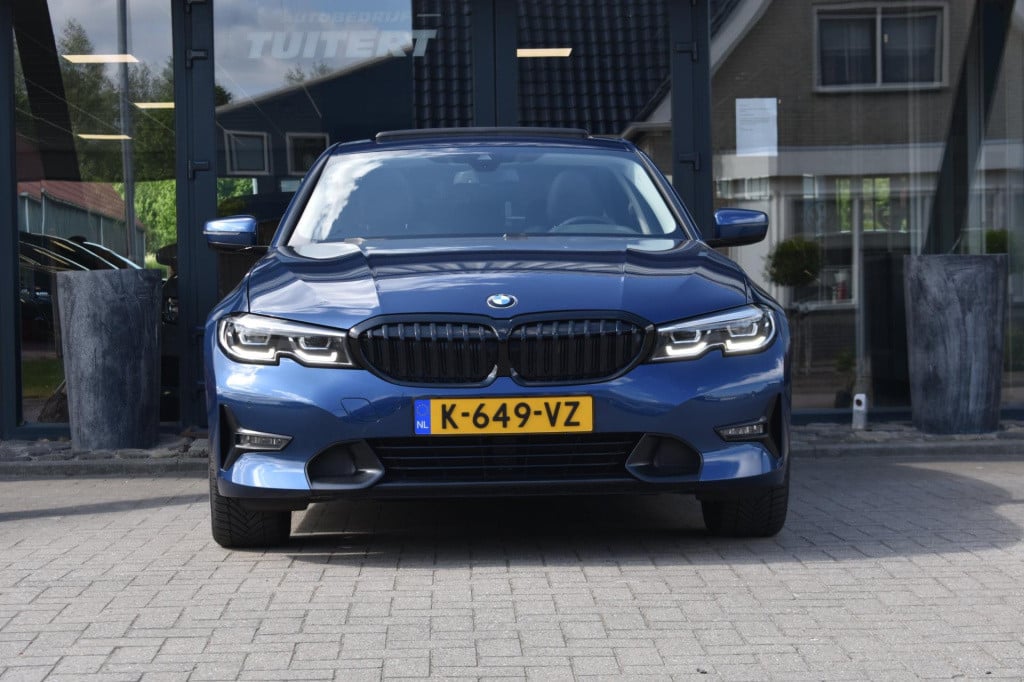BMW 3-serie 320i high executive | harman kardon | schuif kanteldak | leder 