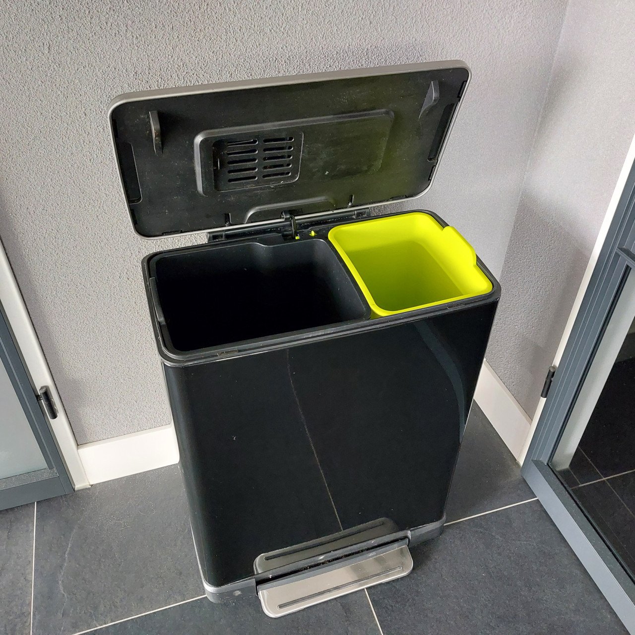 Luxe/moderne prullenbak/pedaalemmer EKO E-Cube 28 + 18 ltr