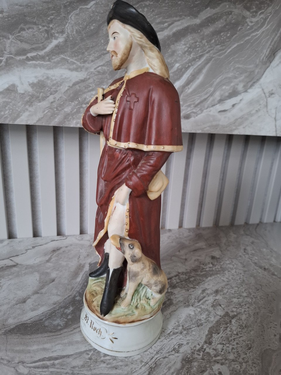 Vintage porseleinen zeldzaam standbeeld