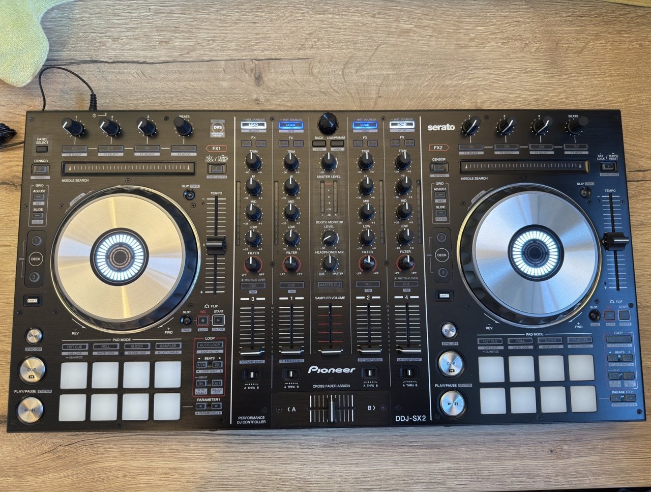 Pioneer DDJ-SX2 DJ Controller