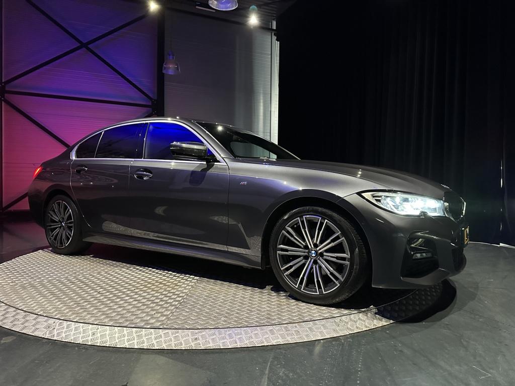 BMW 3-serie 320i high executive *facelift*memory*hud*camera*keyless