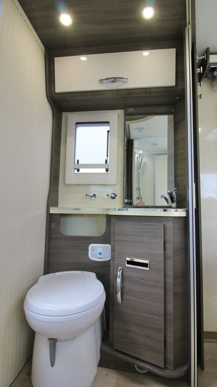 Mclouis Nevis 68 Diamond (Queensbed + Hefbed)