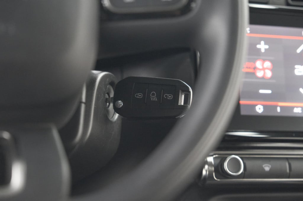Citroen C3 puretech 110 eat6 max | parkeersensoren | apple carplay | 16 inc