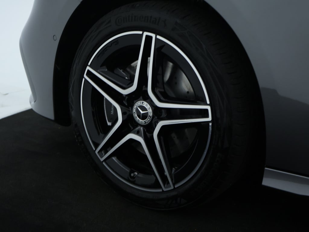 Mercedes-Benz A-Klasse 250 e business solution amg | nightpakket | parkeerp