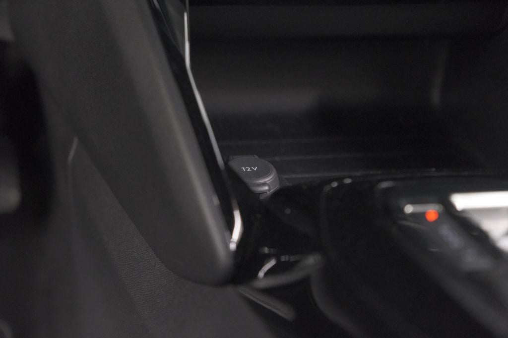 Peugeot 2008 puretech 130 eat8 allure | camera | navigatie | apple carplay 