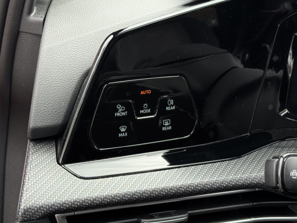 Volkswagen Golf 1.5 etsi r-line nl-auto! | panoramadak | harman/kardon | sp