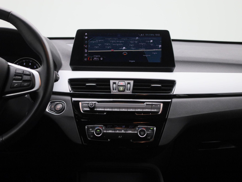 BMW X1 sdrive18i | automaat | navigatie | camera | climate control | blueto