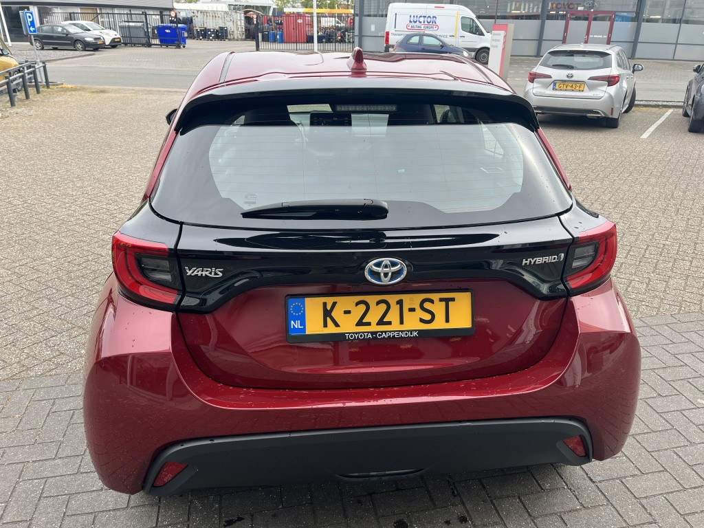 Toyota Yaris | net binnen | 1.5 hyb. dynamic | camera | apple carplay |