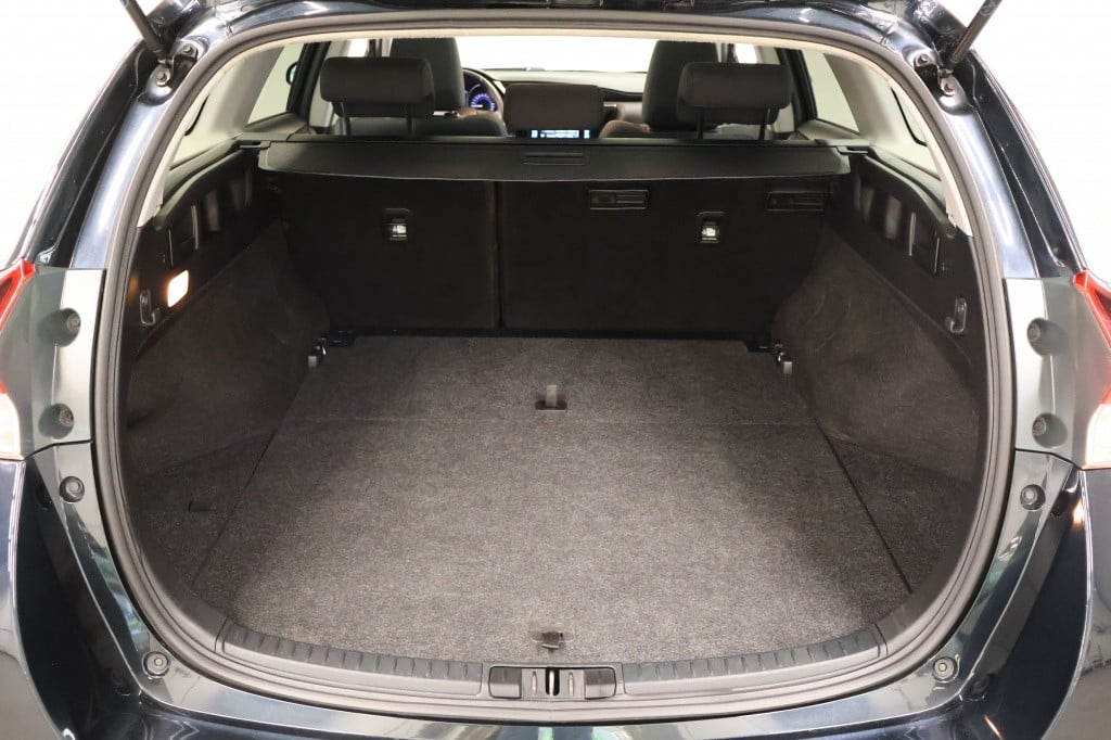 Toyota Auris 1.8 hybrid lease