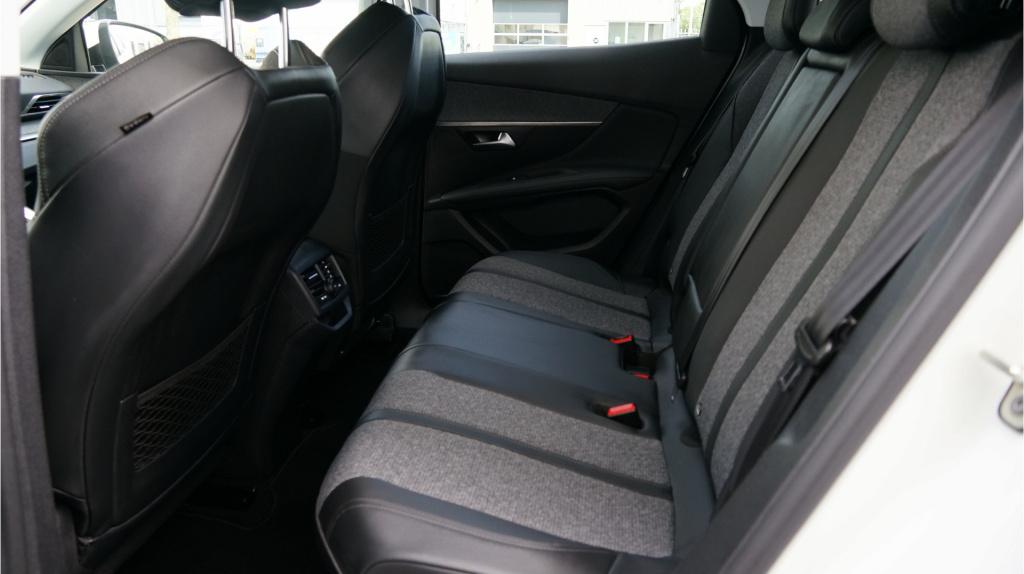 Peugeot 3008 1.2 crossway rijklaar incl garantie