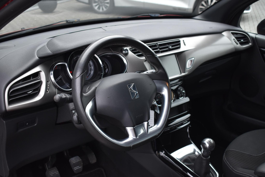 Ds Ds 3 1.2 puretech so chic | cruise control | climate control | navigatie