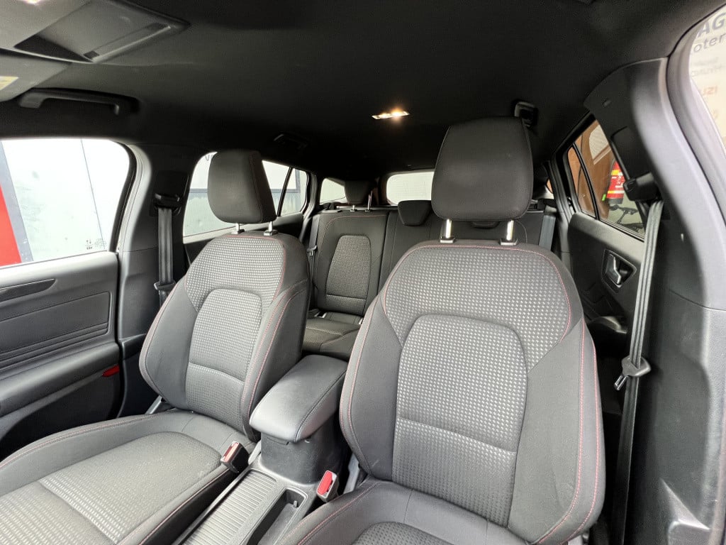 Ford Focus wagon 1.0 ecoboost hybrid st line | winter package | camera | cr