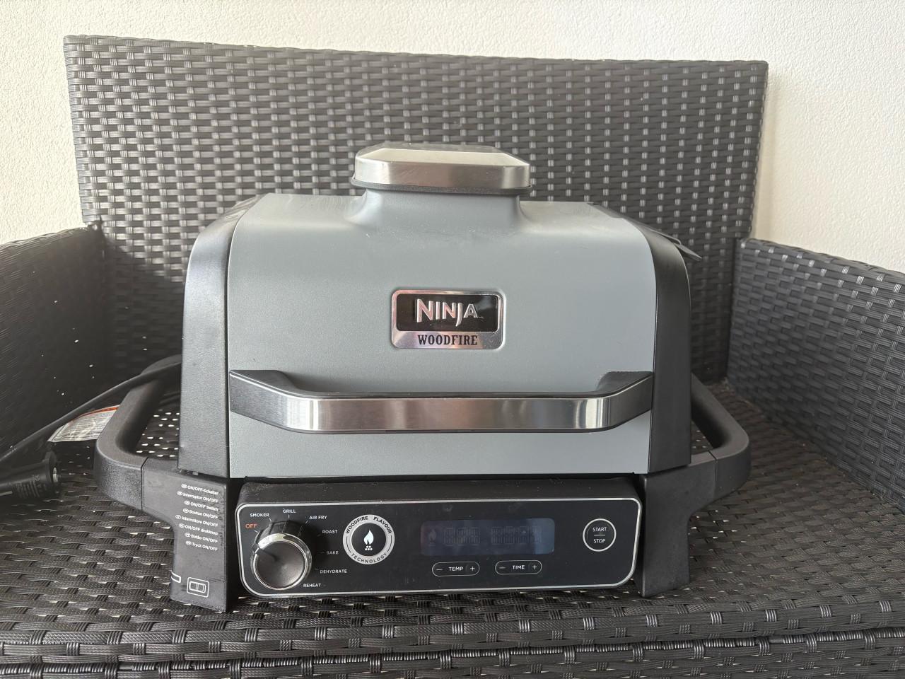 Ninja Woodfire Electric BBQ Grill & Smoker OG701EU