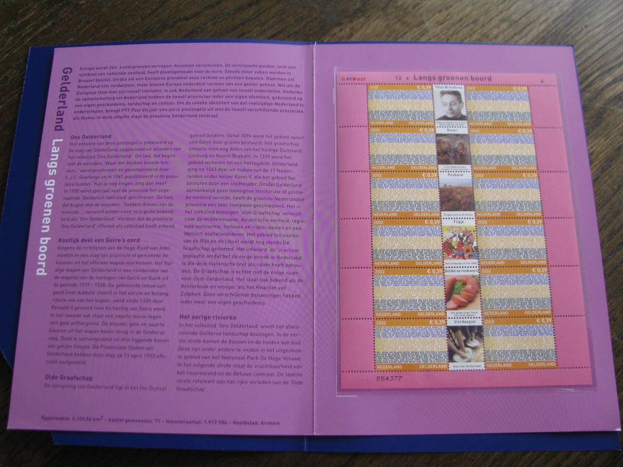 Postzegels van alle provincie's.