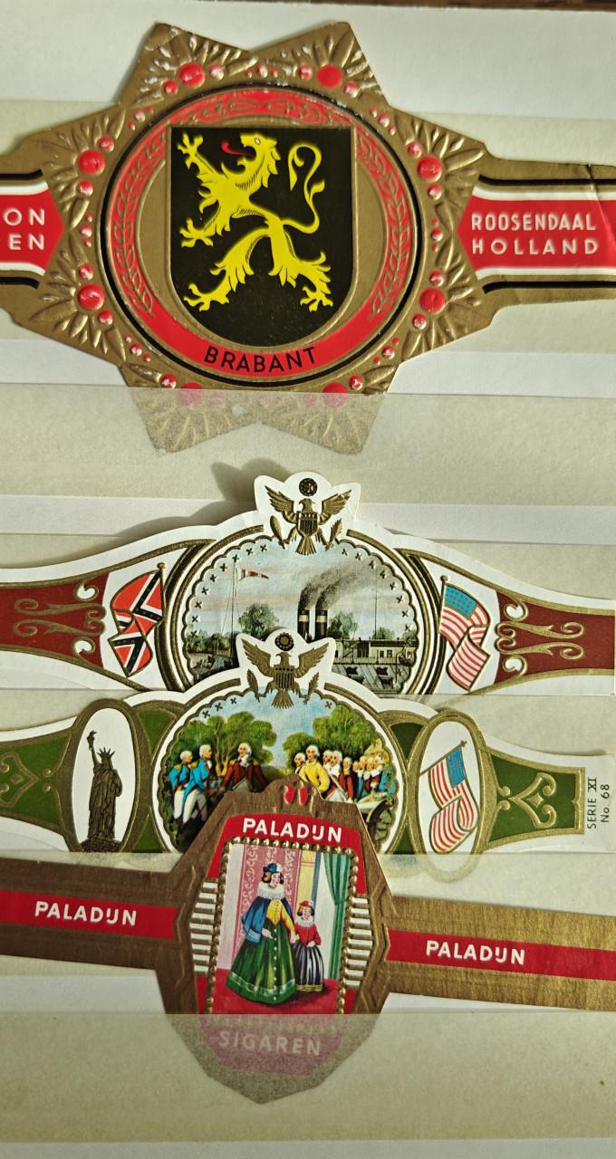 Een boekje met Sigarenbandjes