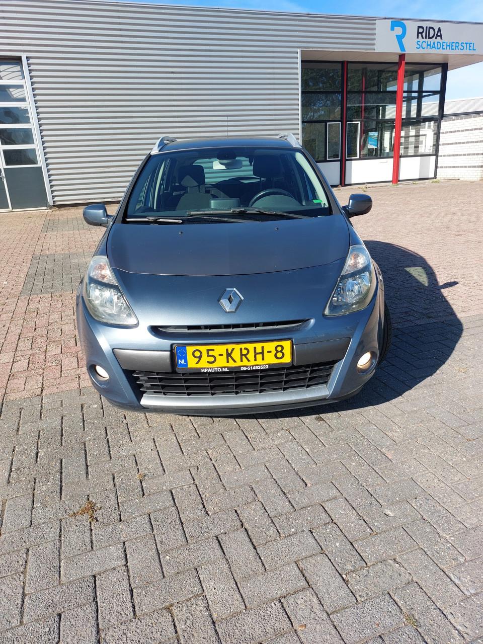 Renault clio bj 2010  1950 euro