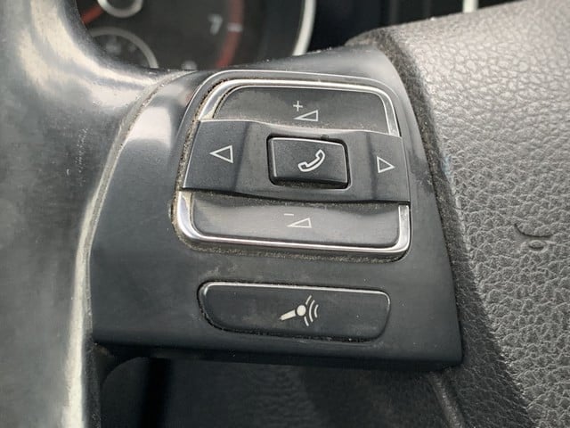 Volkswagen Golf 1.2 tsi - v e r k o c h t