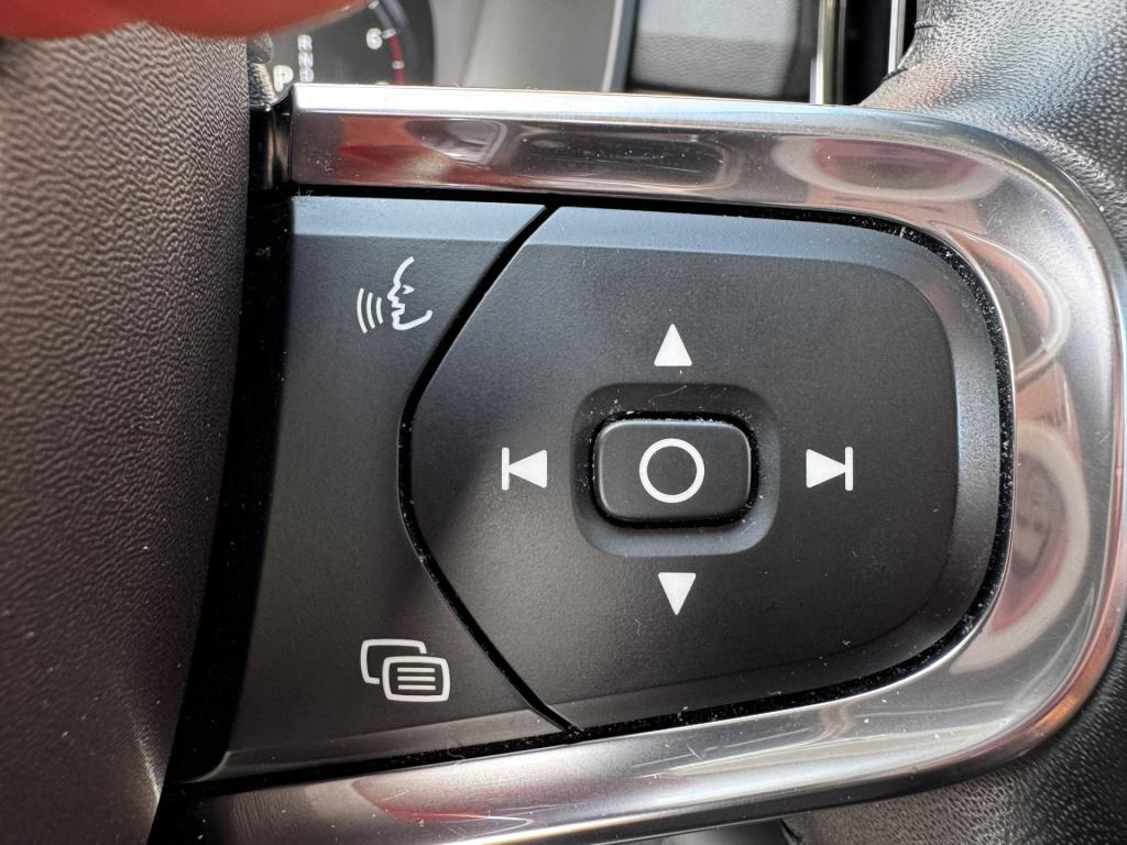 Volvo XC40 2.0 t4 inscription automaat | leer | 19'' lmv | trekhaak