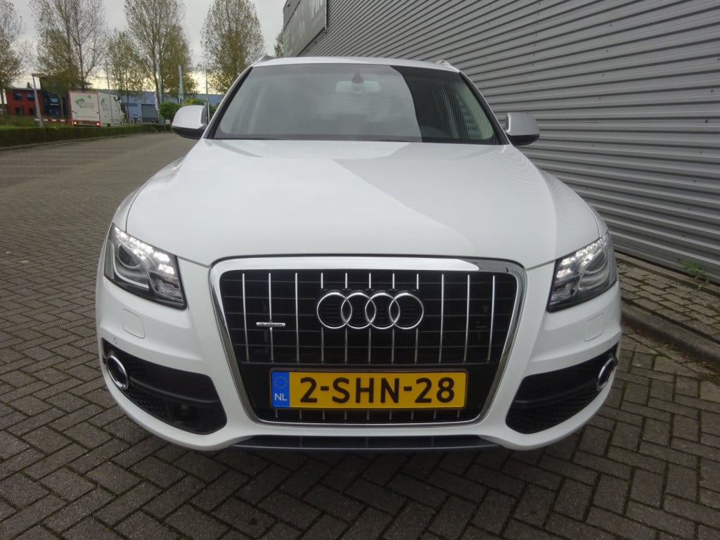 Audi Q5 3.2 fsi quattro pro line s panoramadak / navi / xenon / cruise / 19